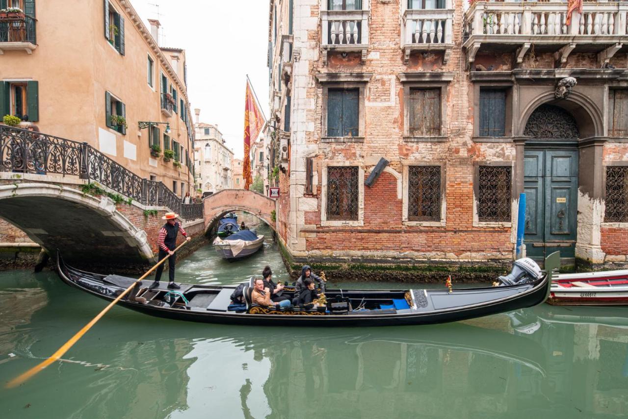 Casa Manina Sul Ponte - Your Private Canal View เวนิส ภายนอก รูปภาพ