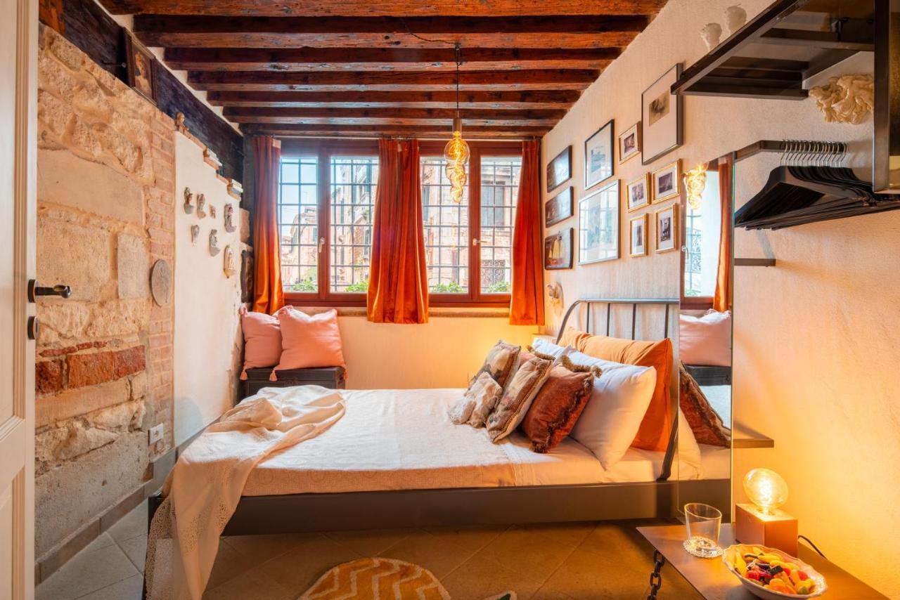Casa Manina Sul Ponte - Your Private Canal View เวนิส ภายนอก รูปภาพ