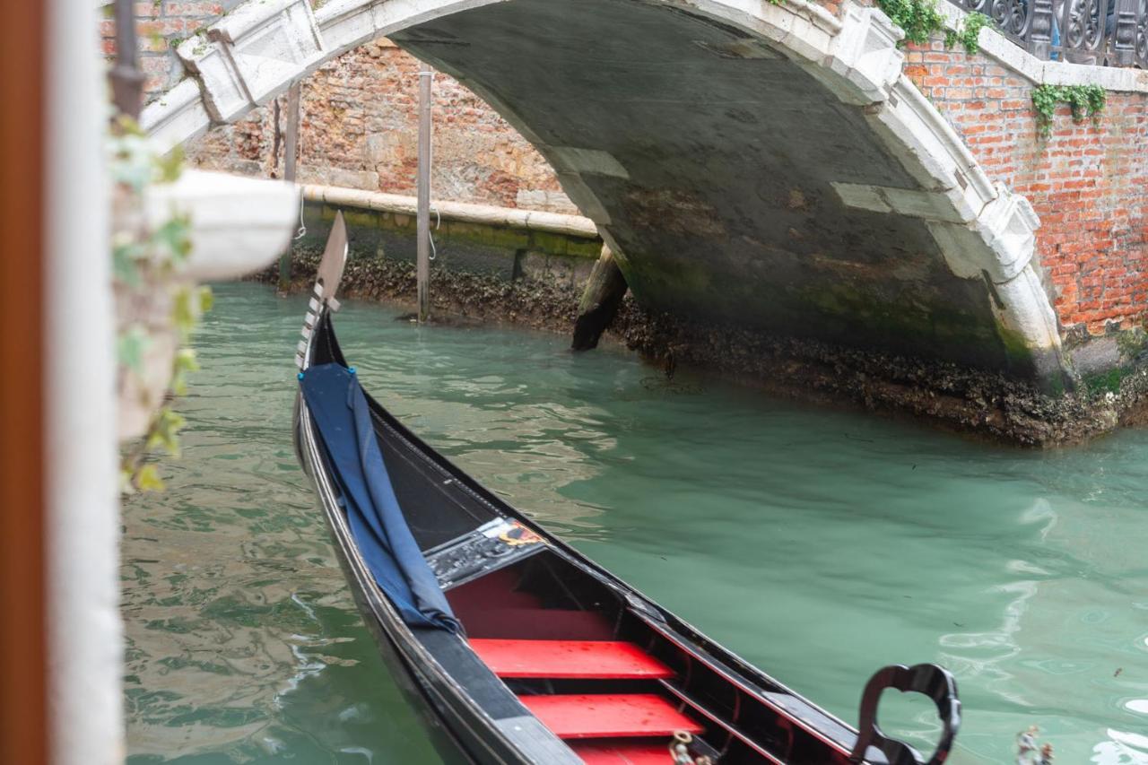 Casa Manina Sul Ponte - Your Private Canal View เวนิส ภายนอก รูปภาพ